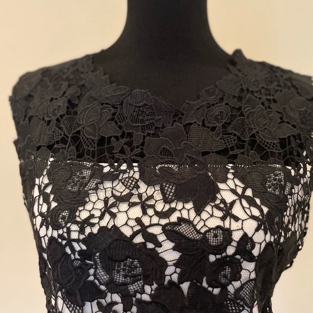 Black and white lace dress 👗